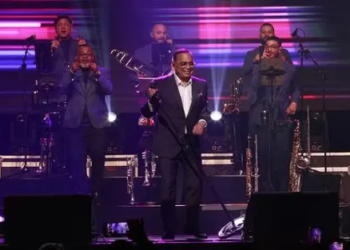Gilberto Santa Rosa se muestra emocionado tras retomar su gira “Auténtico”