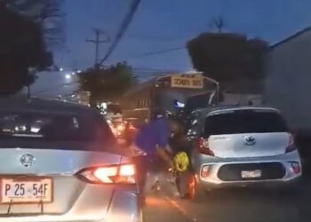 Capturan a conductores que protagonizaron pelea en calle de Soyapango