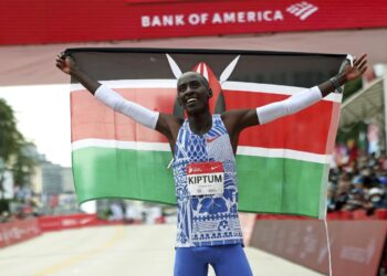 Murió Kelvin Kiptum, plusmarquista mundial de maratón, en un accidente automovilístico