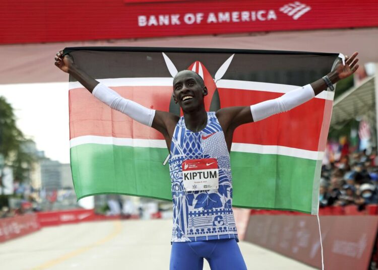 Murió Kelvin Kiptum, plusmarquista mundial de maratón, en un accidente automovilístico