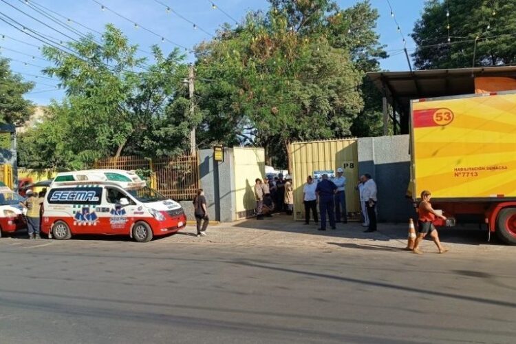 Ocho personas asistidas tras la fuga de amoniaco en una planta de pollos en Paraguay