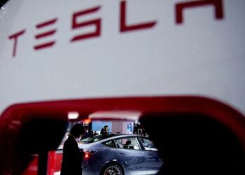 Demandan a Tesla por su mala gestión de los residuos peligrosos