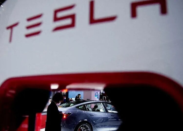 Demandan a Tesla por su mala gestión de los residuos peligrosos