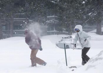 Más de 6,5 millones de personas en alerta en California por una inusual tormenta de nieve