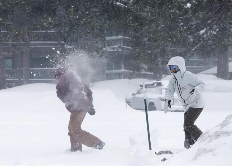 Más de 6,5 millones de personas en alerta en California por una inusual tormenta de nieve