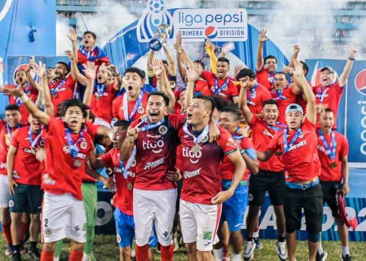 Suspensión de licencia provisional para FAS por falta de pago a jugadores y cuerpo técnico