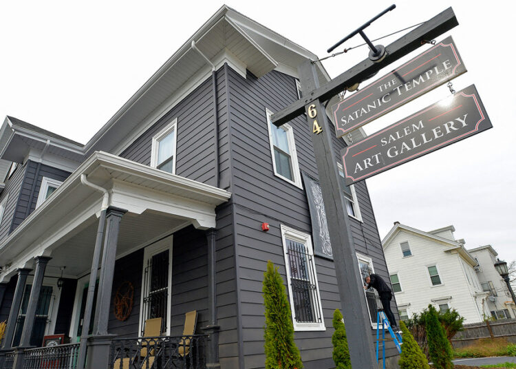Intentan volar el Templo Satánico de Salem en EE.UU.