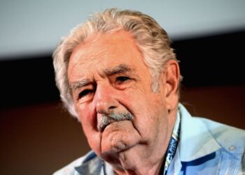 Expresidente uruguayo José Mujica anuncia que tiene un tumor en el esófago