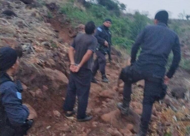 Capturan a gatillero de la MS13 que se escondía de la justicia en las montañas de Chalatenango