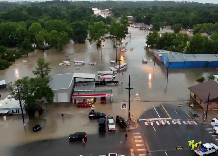 Más de 170 personas han sido rescatadas tras las inundaciones en Texas