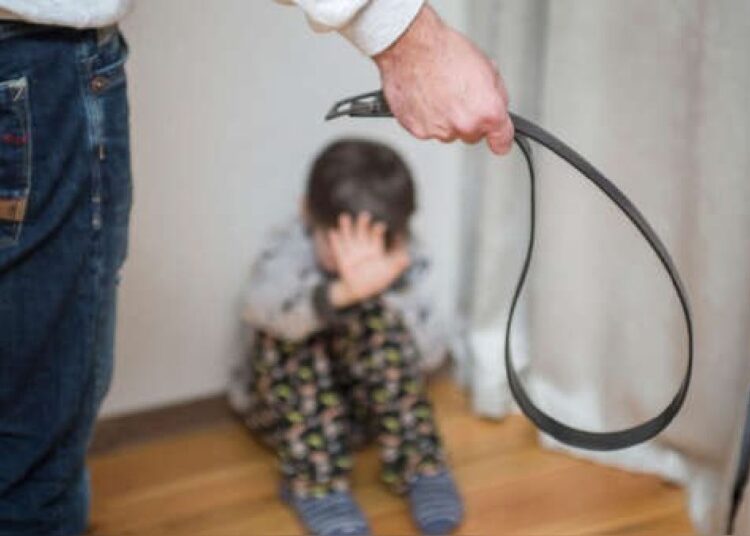 Padrastro condenado por maltrato infantil en Chalatenango