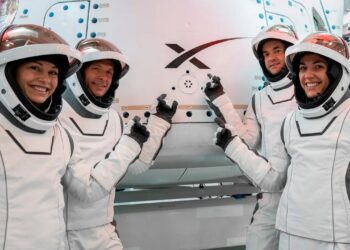 SpaceX lanza una misión para realizar la primera caminata espacial privada