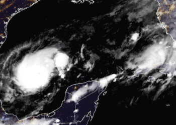 El huracán Milton se fortalece a categoría 4 en el golfo de México
