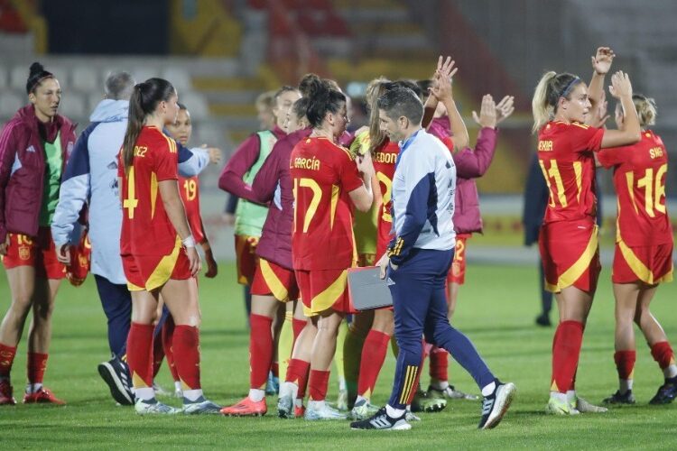 UEFA destinará mil millones de euros al fútbol femenino hasta 2030