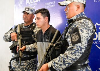 Rápida acción policial permite captura de sujeto que apuñaló a dos mujeres en la UES