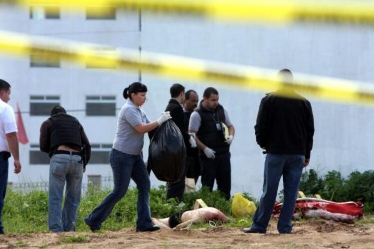 Encuentran a cinco personas decapitadas en Jalisco México