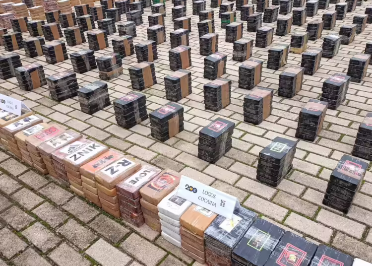 Ecuador incauta 99 kilos de cocaína en una zona andina