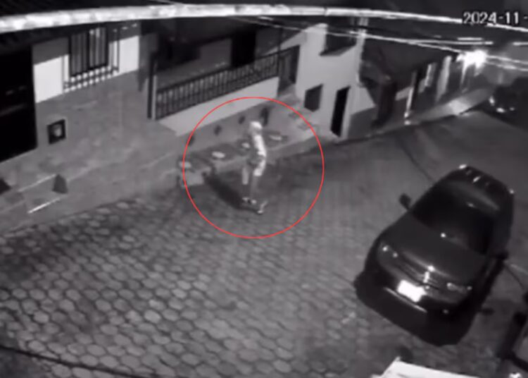 Lanzan explosivos contra la vivienda de un alcalde colombiano