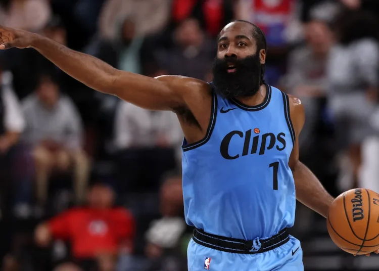 James Harden se convirtió en el segundo máximo triplista de la historia de la NBA