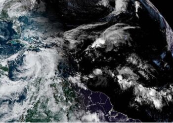 Jamaica y las Islas Caimán se preparan para el paso de la tormenta tropical Rafael