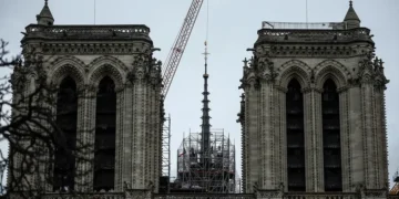 Primer vistazo a la Notre-Dame restaurada desvela una catedral diáfana de muros blancos