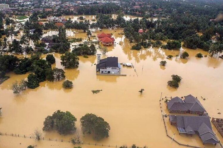 Ascienden a 27 los muertos por las inundaciones en Tailandia y Malasia