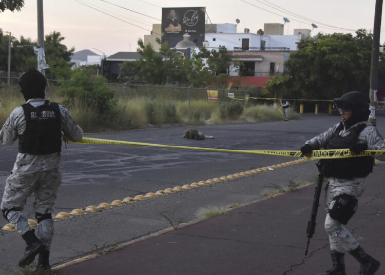 Culiacán vive una madrugada de terror entre explosiones y balaceras
