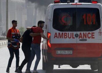 Fallecen 6 personas y 12 resultan heridas tras volcar un microbús en el sur de Egipto