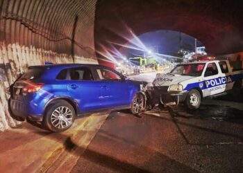 Detenido tras intentar huir con droga en Soyapango