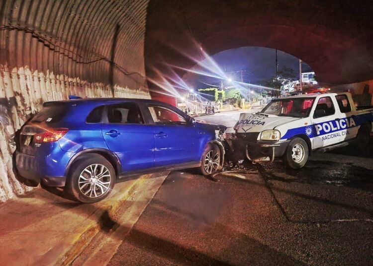 Detenido tras intentar huir con droga en Soyapango