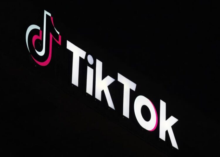 Un hombre asesinó a su hija porque no le gustaban sus videos de TikTok