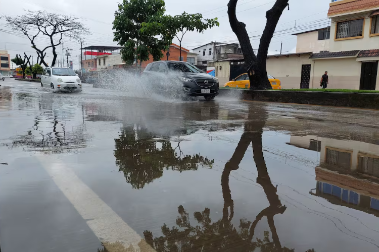 Sube a más de 31.000 el número de personas afectadas por las lluvias en Ecuador
