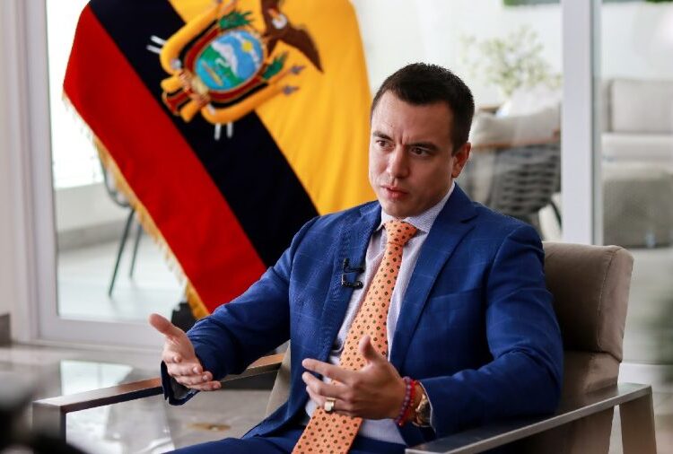 Noboa viaja a EE.UU. con una petición para Trump