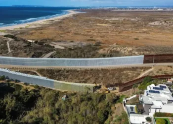 Estados Unidos añadirá más de 10 kilómetros a su muro fronterizo con México