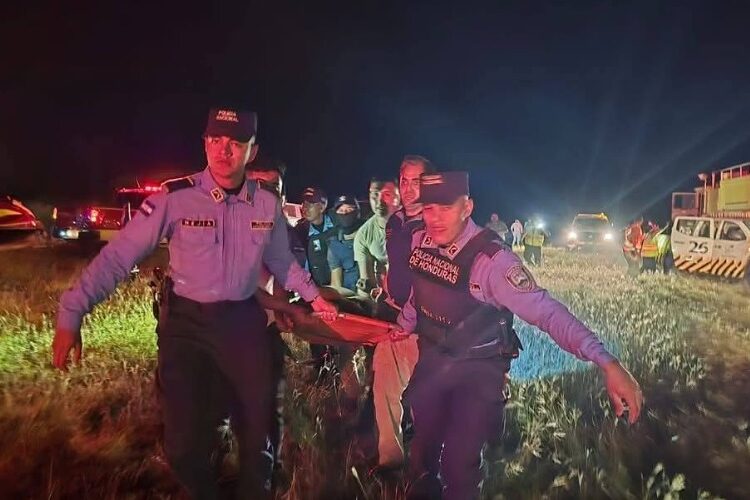 Elevan a doce los fallecidos en accidente aéreo en Honduras