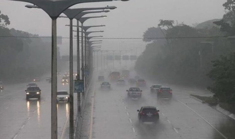 Se espera ambiente caluroso y lluvias aisladas este martes, según Medio Ambiente