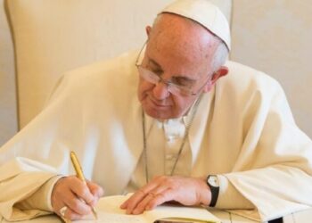 Vaticano revela testamento del papa Francisco