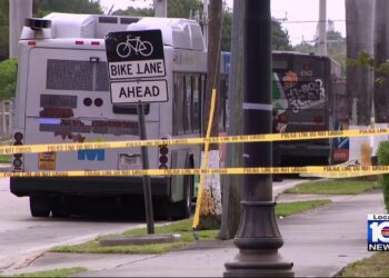 Conductor de Miami-Dade dispara y da muerte a dos pasajeros tras una disputa en el autobús