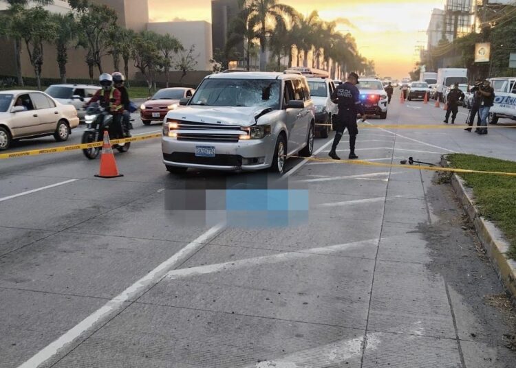 Ciclista muere atropellado en la carretera Panamericana, en Antiguo Cuscatlán