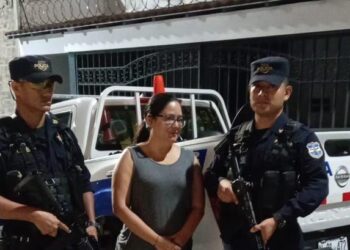 Capturan a exasesora de Eugenio Chicas por presunto delito de peculado