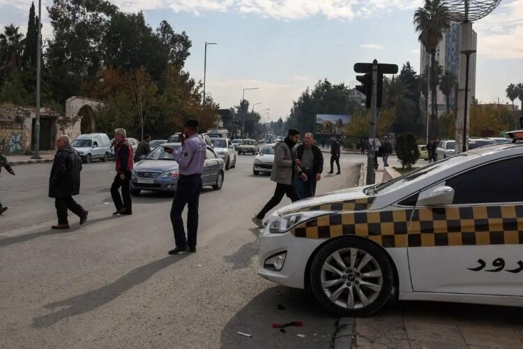 Fallecen tres policías en explosión de un coche bomba cerca de una comisaría en Siria