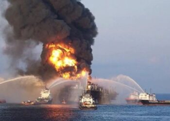 Tres fallecidos en incendio de una plataforma petrolífera de Chevron en Angola