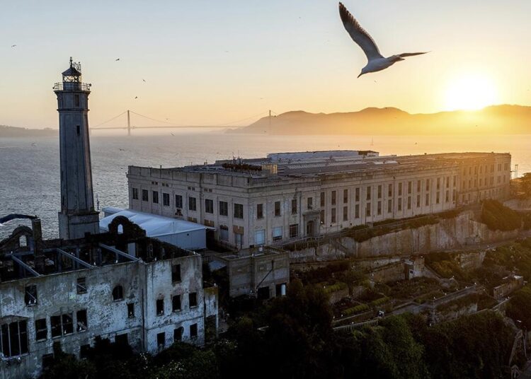 Donald Trump ordena reabrir la cárcel de máxima seguridad de Alcatraz cerrada desde 1963