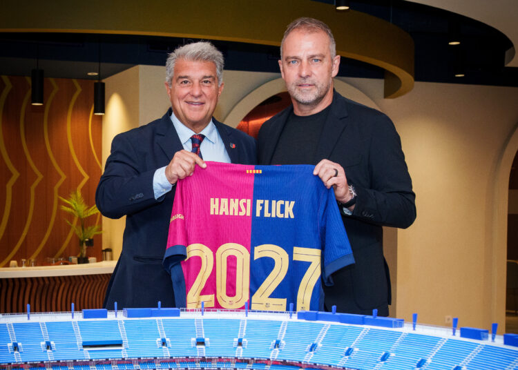 Hansi Flick renueva con el Barcelona hasta junio de 2027