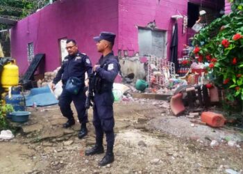 Explosión de pólvora deja dos adultos mayores lesionados en Nahuizalco