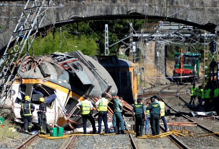 Cuatro heridos tras choque de un tren con un vehículo en Portugal