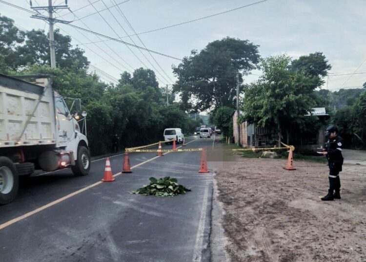 Agente de la PNC muere atropellado en carretera a Ilobasco