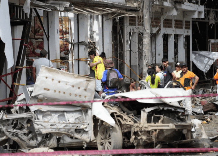 Al menos ocho fallecidos y decenas de heridos tras 19 atentados en Colombia