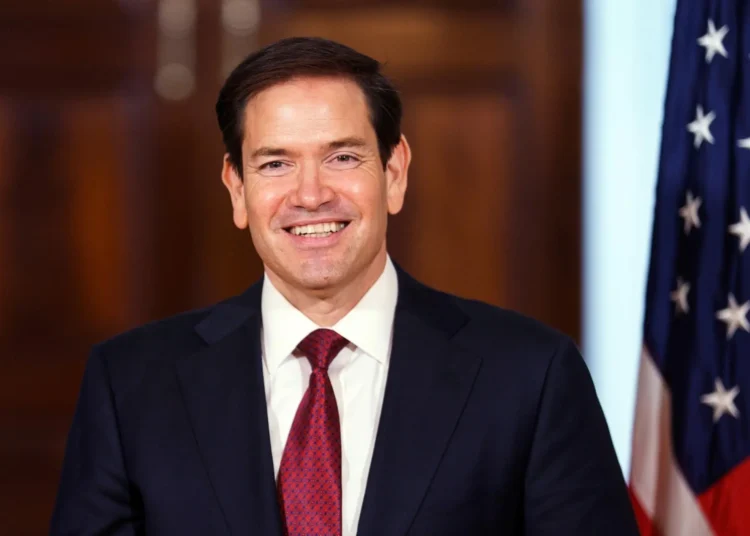 EE.UU. revoca visas a oficiales centroamericanos que cooperan con misiones médicas cubanas