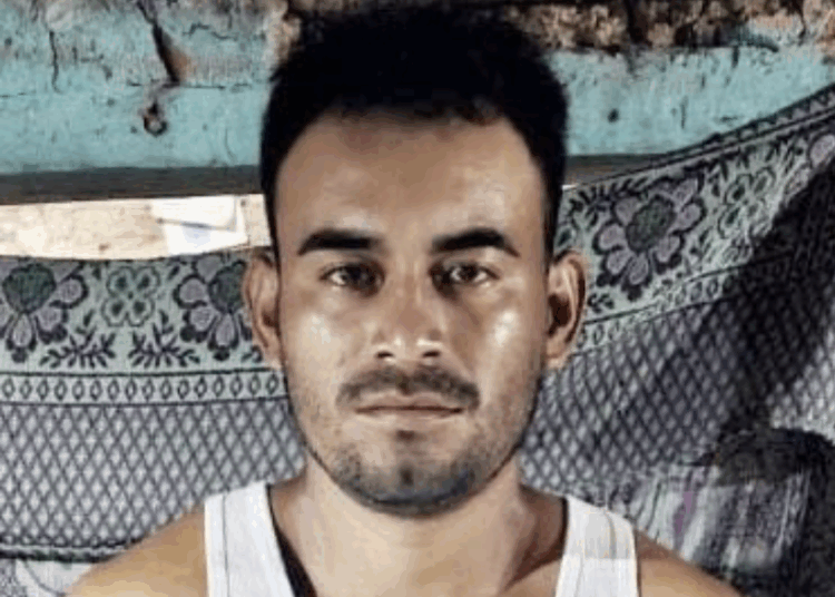 Hombre es capturado por poseer marihuana en su casa